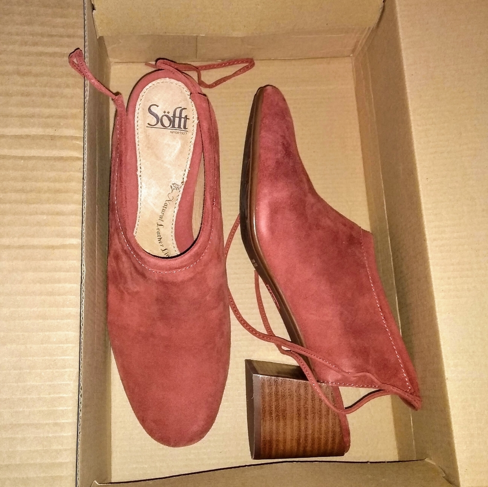 ♥️LAST PAIR♥️🌿SUEDE SHOES🌿 - Picture 2 of 3